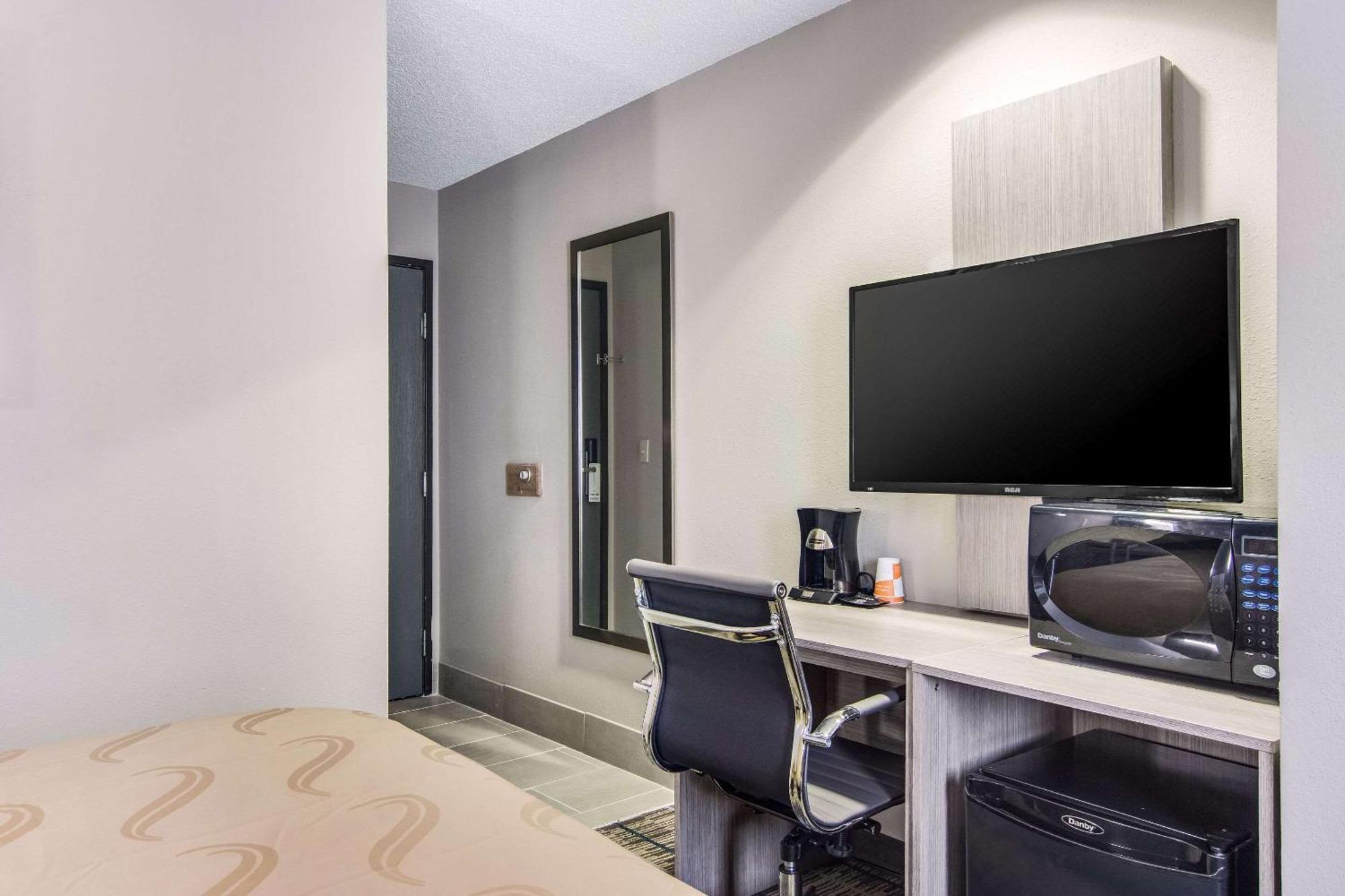 Quality Inn & Suites Grove City-Outlet Mall المظهر الخارجي الصورة