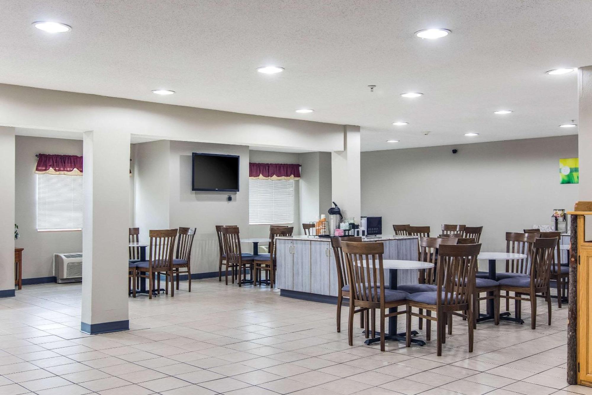 Quality Inn & Suites Grove City-Outlet Mall المظهر الخارجي الصورة