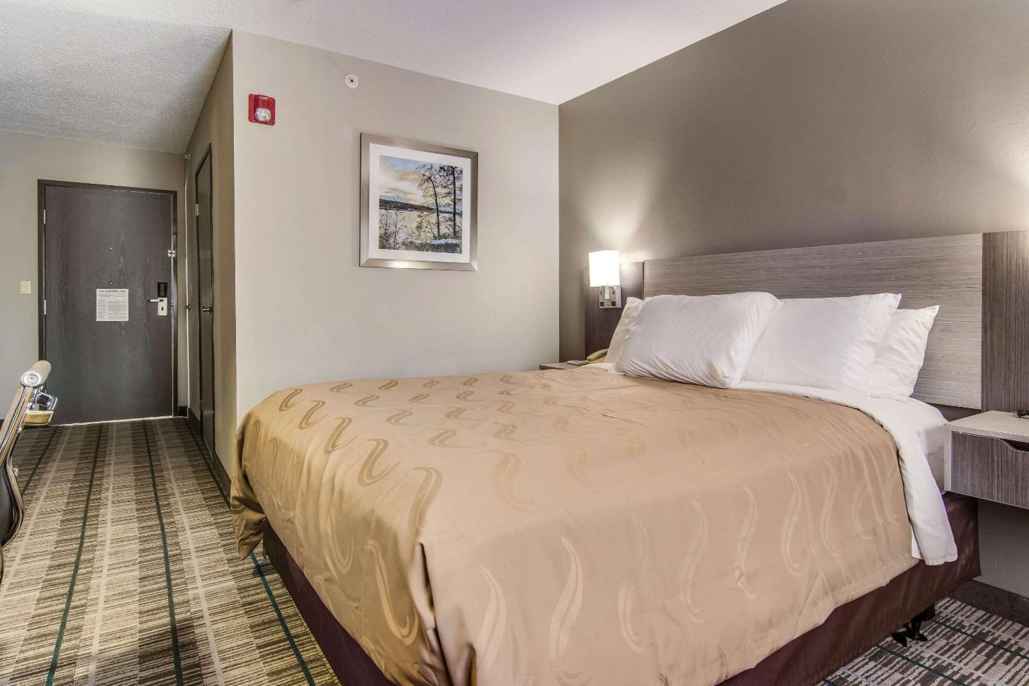 Quality Inn & Suites Grove City-Outlet Mall المظهر الخارجي الصورة